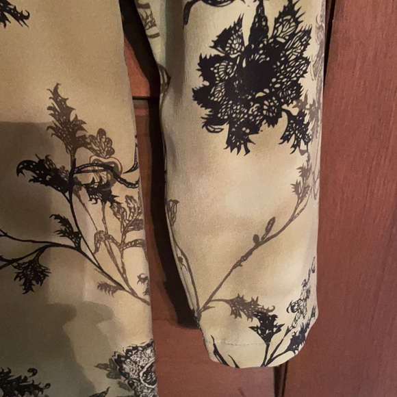 Silk size 2 oriental print dress - Picture 2 of 6